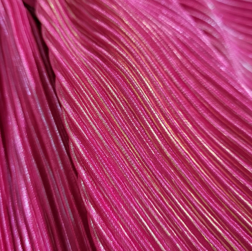 QUEEN OF SPARKLES Hot Pink Pleated Flutter Sleeve Crop Top Large - Picture 6 of 6